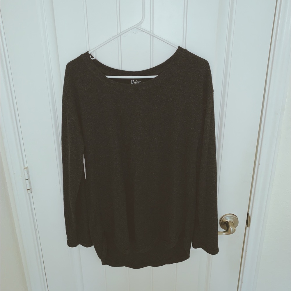 Long sleeve light sweater